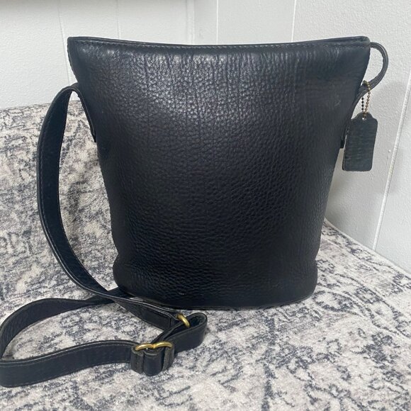 Vintage Coach Sonoma #4907 Leather Bucket Bag in Black - Picture 2 of 9